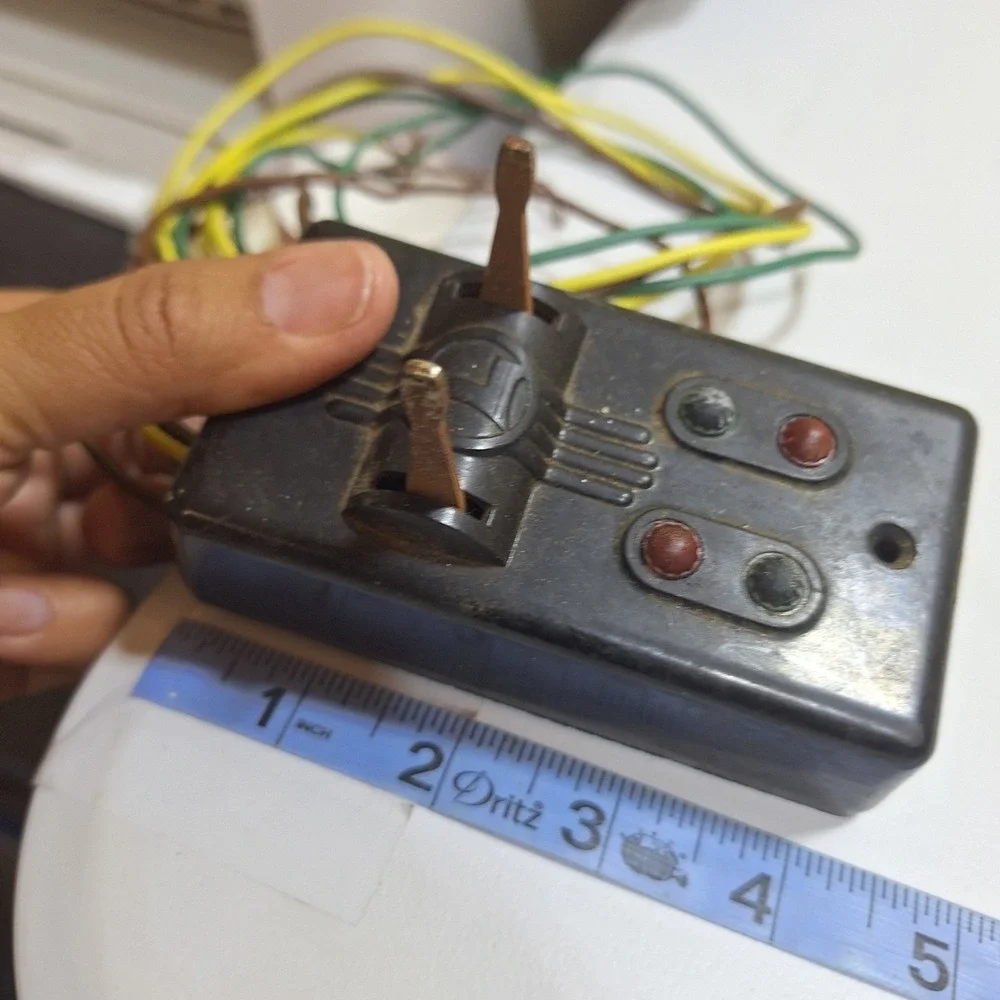 Lionel 1121 O-27 Gauge Switch Controller. New wiring.